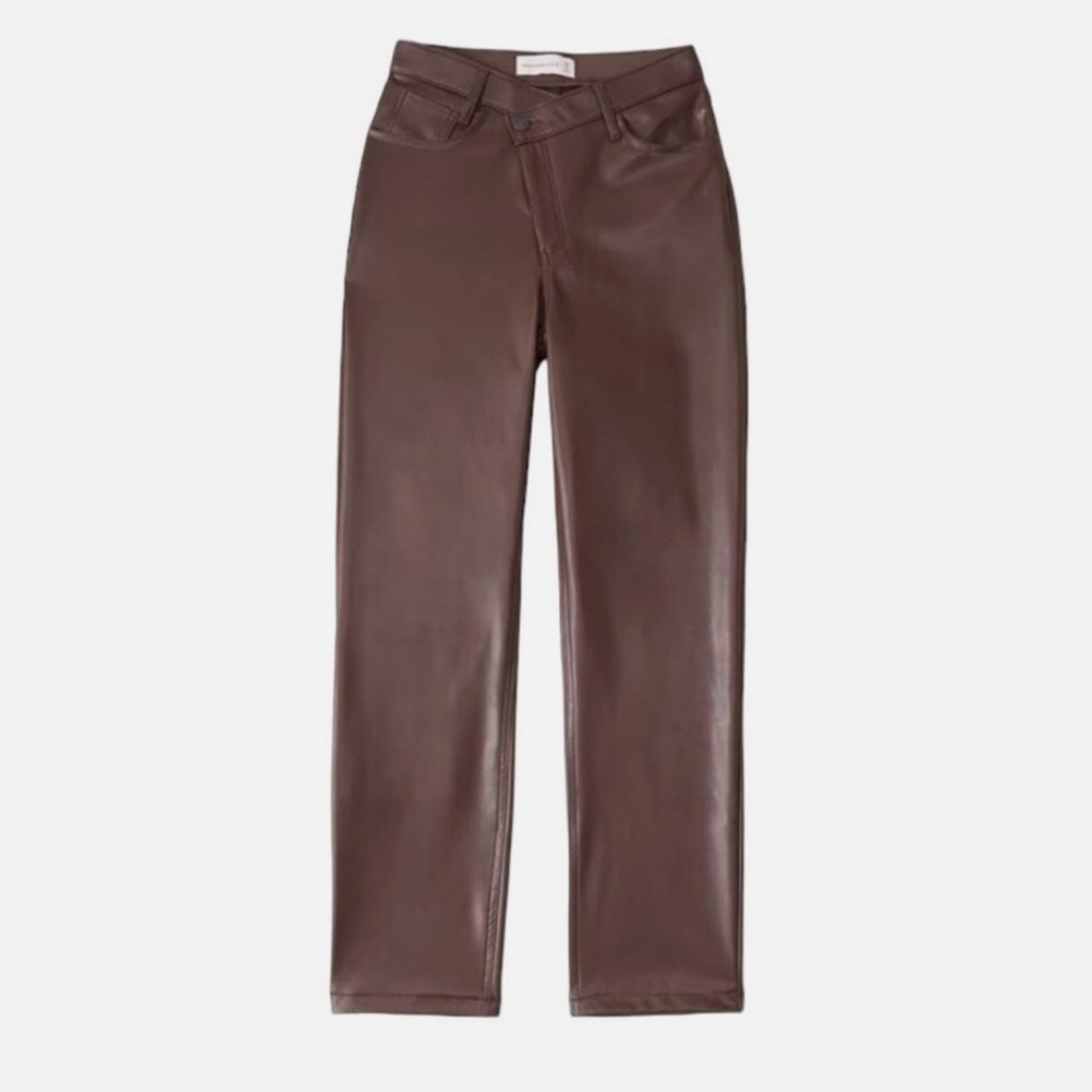 Abercrombie & Fitch - Criss-Cross Waistband Vegan Leather 90s Straight Pant - Picture 5 of 13